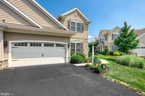 113 Bluebell Dr, Navy Sup Dpt, PA 17050-3726