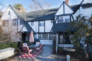 10 Pell Pl, New Rochelle, NY 10803-1310