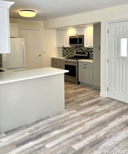 17 Glen Cove Dr, Muttontown NY  11545-1709 exterior