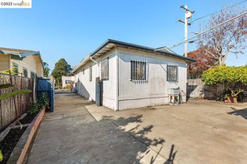2368 Bartlett St, Oakland CA 94601-3213 exterior