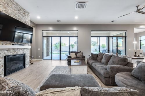 2479 Ravenswood Dr, Gilbert, AZ 85298