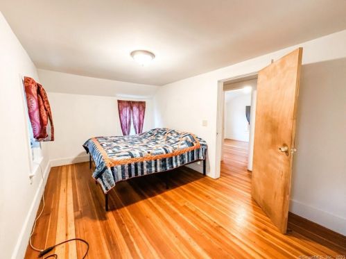 26 Nichols St, Putnam CT  06260-1722 exterior