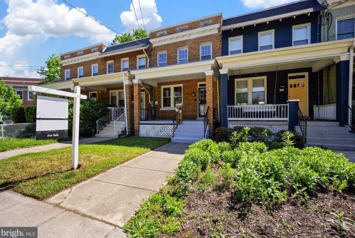 3729 18th St, Washington, DC 20018-2703