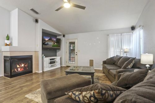 1804 Elleby Ct, Modesto CA  95355-8658 exterior