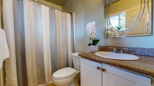 1550 Yardley St, Santa Rosa CA  95403-2352 exterior