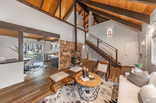1519 Walkup Rd, South Lake Tahoe, CA 96150-8340