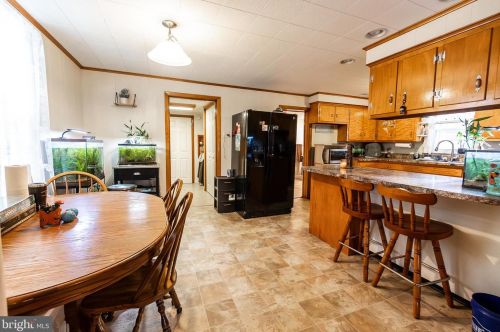 350 Maple Ave, Hanover PA  17331-5124 exterior