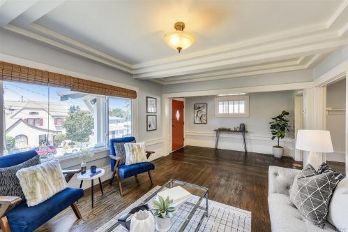 5044 Fairfax Ave, Oakland CA 94601-5811 exterior