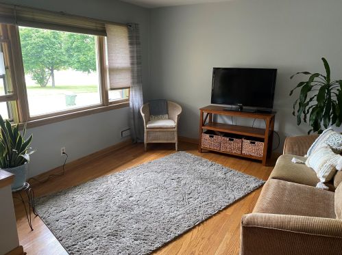 6209 Kinnickinnic Riv Pkwy, Milwaukee WI 53219-3011 exterior