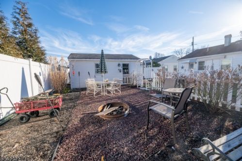 129 15th Ave, Manville NJ  08835-1609 exterior