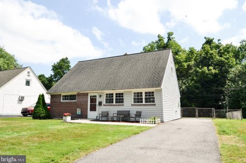 1104 Montgomery Rd, Wilmington, DE 19805-1332