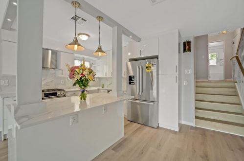 81 Edgewater Pl, Edgewater NJ  07020-1205 exterior