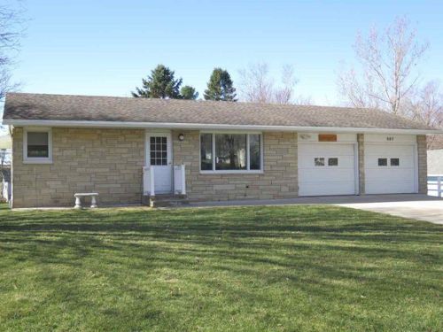 507 Hillcrest Dr, Decorah, IA 52101-2509