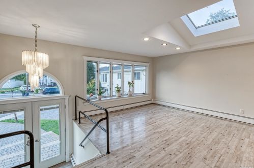 2514 Coral Ct, North Bellmore, NY 11710-1728