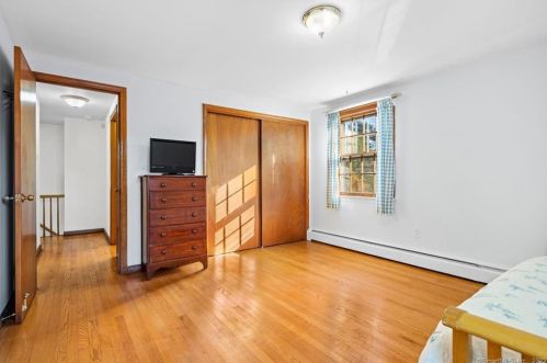 542 Forest St, Hartford CT  06118-2035 exterior