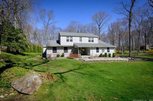 49 Coventry Rd, Stamford, CT 06903-1321