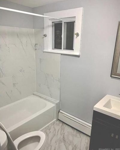 8 Jetland Pl, Bridgeport CT  06605-3318 exterior