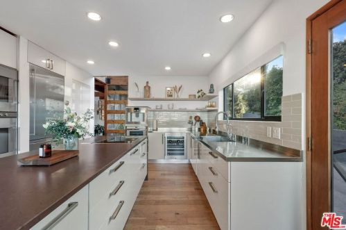 21629 Saddle Peak Rd, Topanga CA  90290-3415 exterior