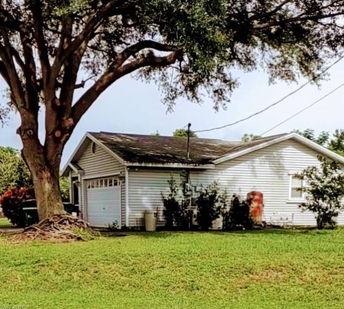 2456 55th St, Naples, FL 34116-5555