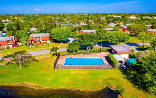 3874 Victoria Dr, West Palm Beach, FL 33406-4926