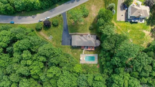 18 Jacobs Ln, Bethel, CT 06801-2931