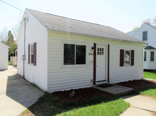 2044 Oakdale Ave, Green Bay, WI 54302-3320