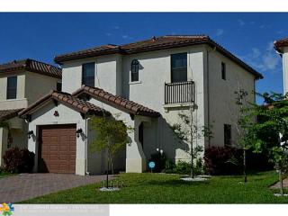 9195 39th St, Hollywood, FL 33025-7354