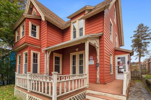 77 Vauxhall St, United States Coast Guard Ac CT  06320-5333 exterior