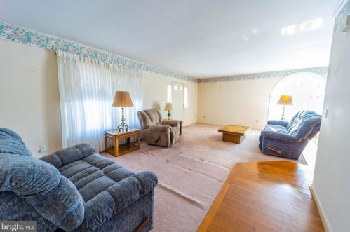 20 Gideon Ln, Falling Waters WV exterior