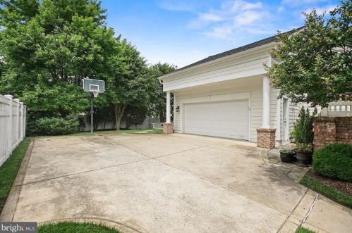 9012 Virginia Ter, Lorton VA  22079-3251 exterior