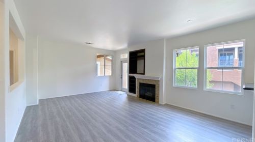 17955 Lost Canyon Rd, Santa Clarita, CA 91387-8279