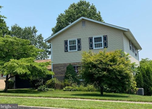 434 Pawnee Dr, Navy Sup Dpt, PA 17050-2580