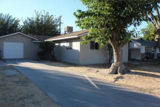 715 Parsons St, Hanford CA  93230-5570 exterior