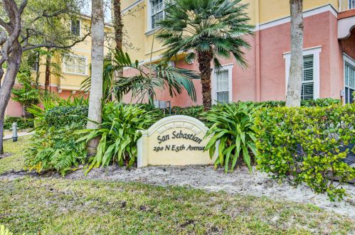 290 5th Ave, Delray Beach FL  33483-5207 exterior