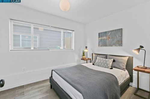 1470 12th St, Oakland CA 94607-2048 exterior