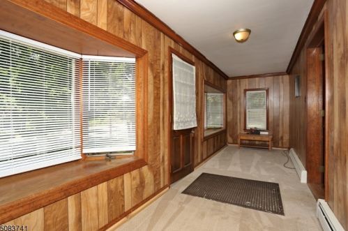 566 Stonetown Rd, Skyline Lakes NJ  07456-1311 exterior