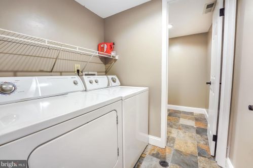 13439 Princedale Dr, Woodbridge VA  22193-3911 exterior