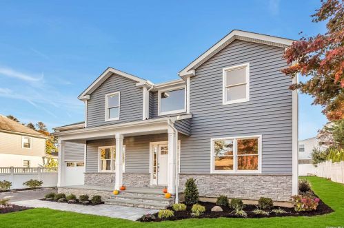 21 Cross St, Matinecock, NY 11560-1503