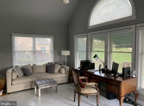 135 Sawgrass Dr, Blue Bell PA  19422-3209 exterior