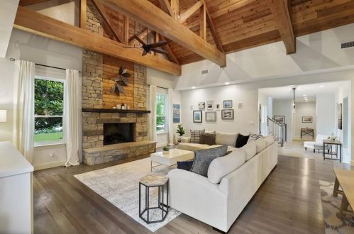 7251 Brookcove Ln, Dallas, TX 75214-1947