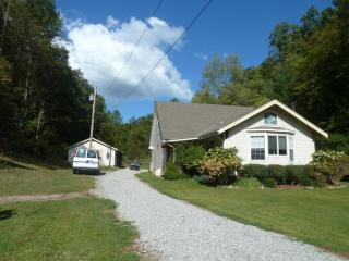 1986 Gabbards Fork Rd, Manchester, KY 40962-5248