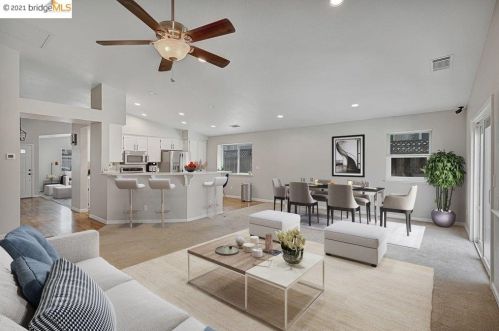 3889 Oak Grove Ct, Oakley CA  94561-4218 exterior