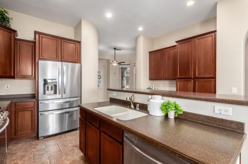 35407 27th Dr, Phoenix AZ  85086-5511 exterior
