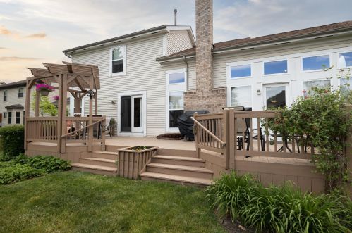 1390 Wild Horse Dr, Darbydale OH  43123-8540 exterior