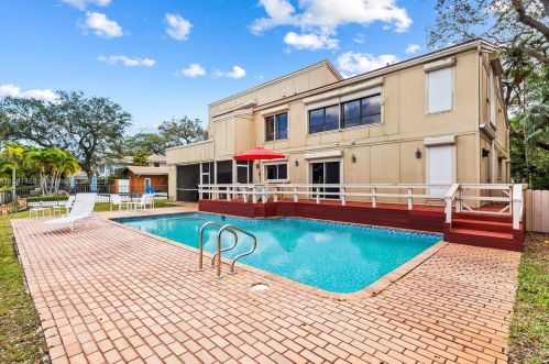 3071 35 St, Hollywood FL 33021-2627 exterior