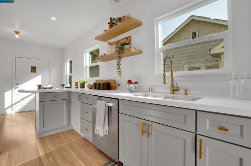 1793 Brandon St, Oakland CA  94611-4364 exterior