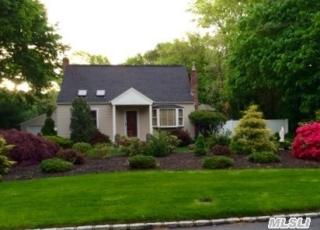 141 Bellport Ave, Gordon Heights, NY 11763-2230