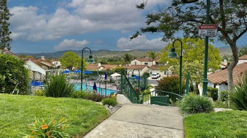 854 Congressional Rd, Simi Valley CA 93065-6613 exterior