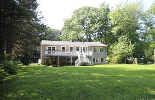 24 Scott Rd, Waterbury, CT 06705-2829