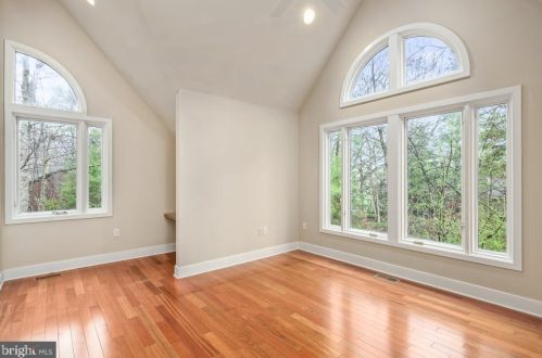 11103 Glade Dr, Herndon VA 20191-4707 exterior